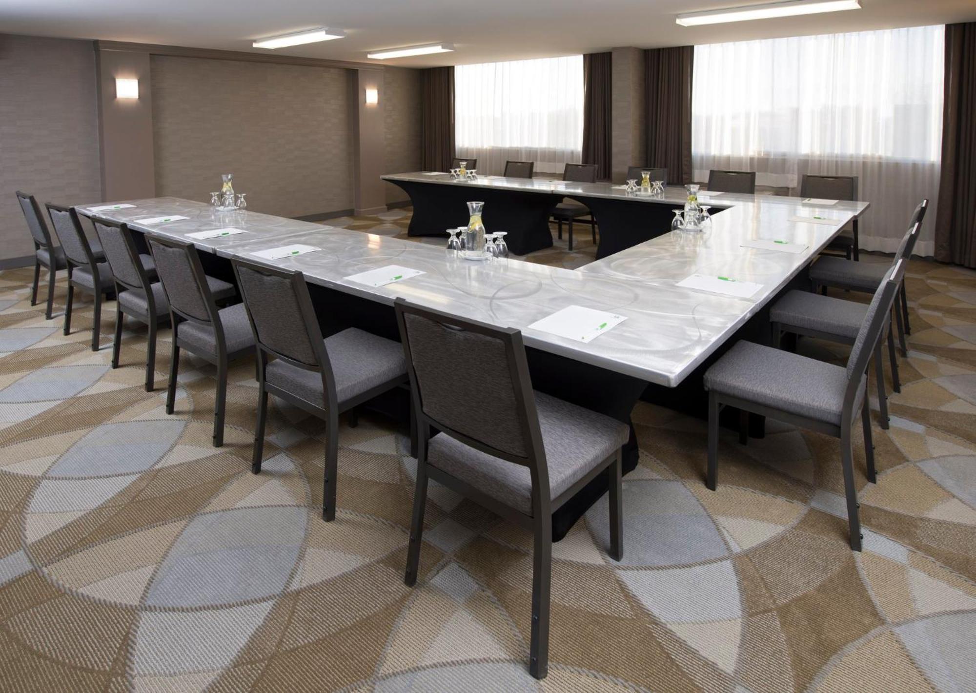 Holiday Inn Winnipeg-South By Ihg Esterno foto